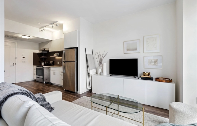Studio, 1 bath, 554 sqft, $3,250, Unit 501