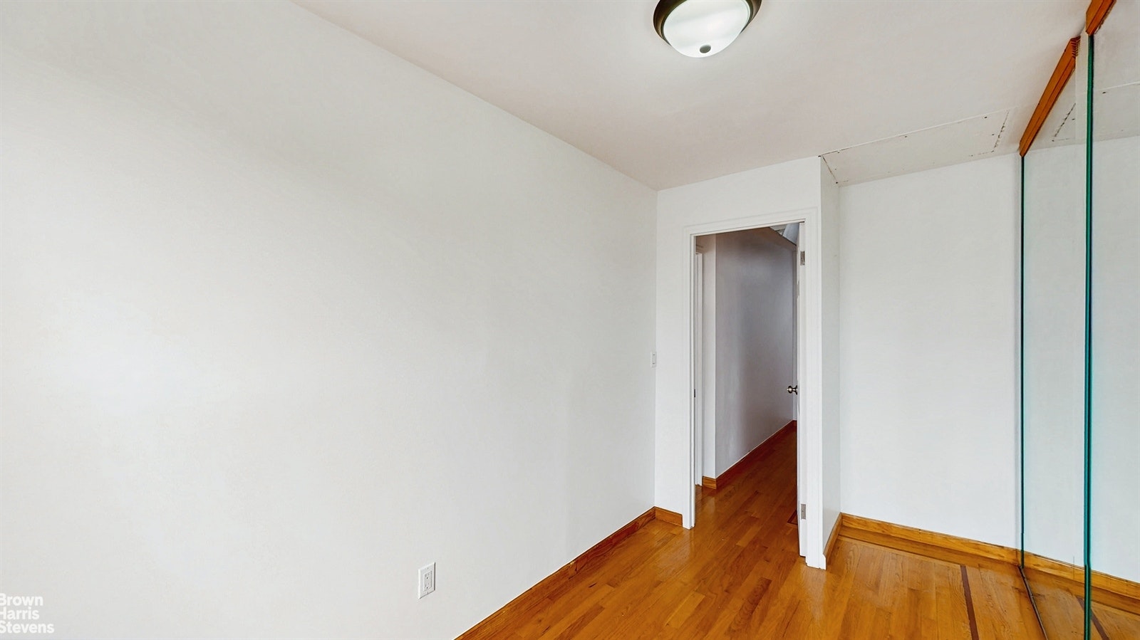 181 32 ST
