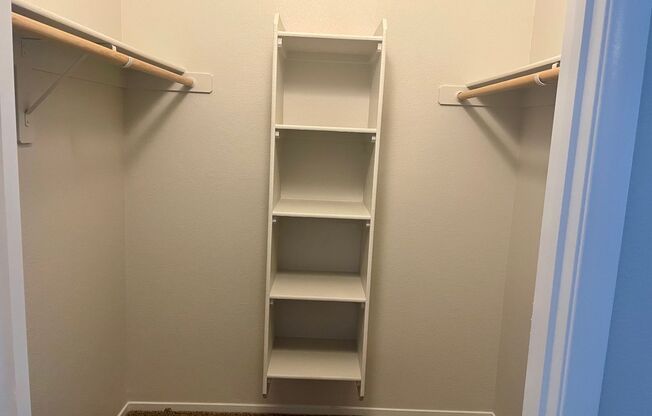 3 beds, 2 baths, $1,695, Unit # 1008