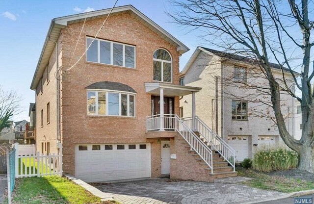 6 HILLCREST AVE