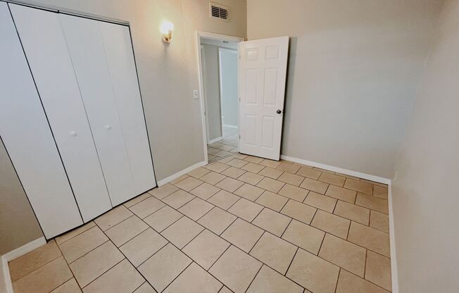 3212 Clifford Sample Dr