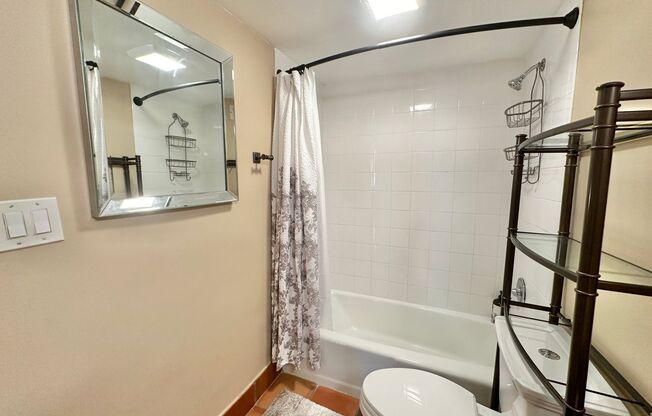 Studio, 1 bath, $2,400, Unit Unit 930