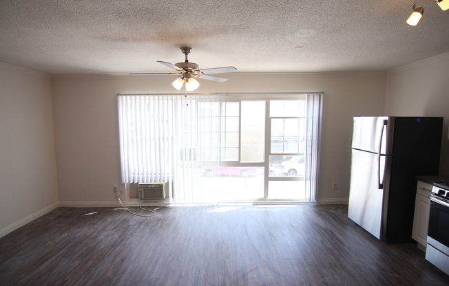 Studio, 1 bath, 495 sqft, $1,595