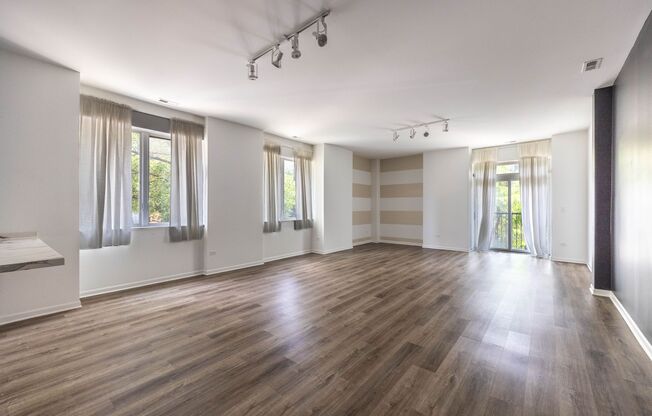 3 beds, 2 baths, 1,600 sqft, $3,795, Unit 201