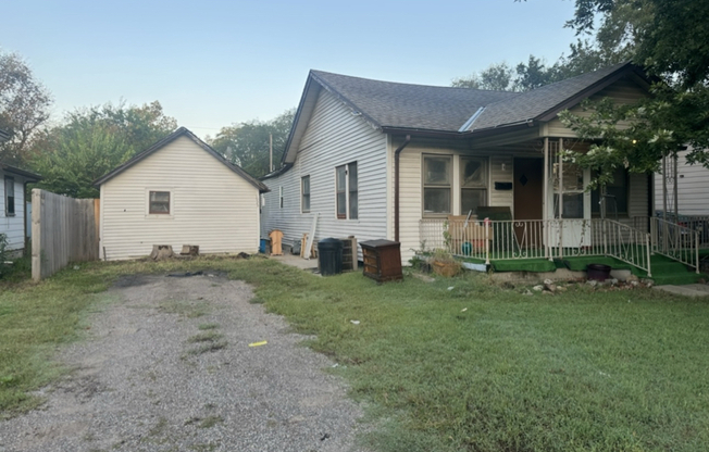 1921 S WASHINGTON AVE