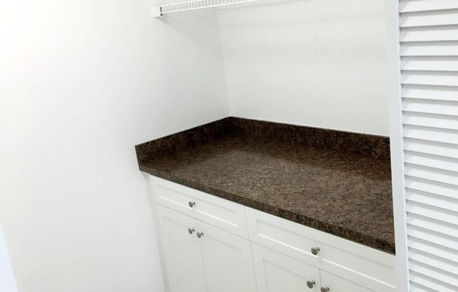 3 beds, 2 baths, 1,700 sqft, $3,050, Unit 08-203