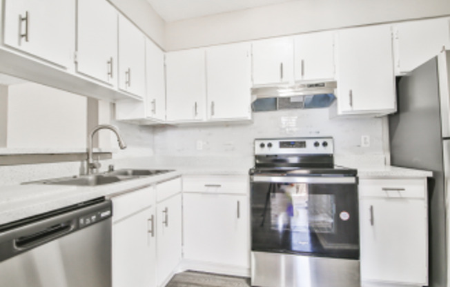 1 bed, 1 bath, 735 sqft, $895