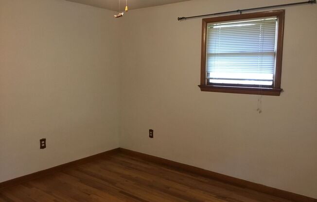 3 beds, 1 bath, $1,695