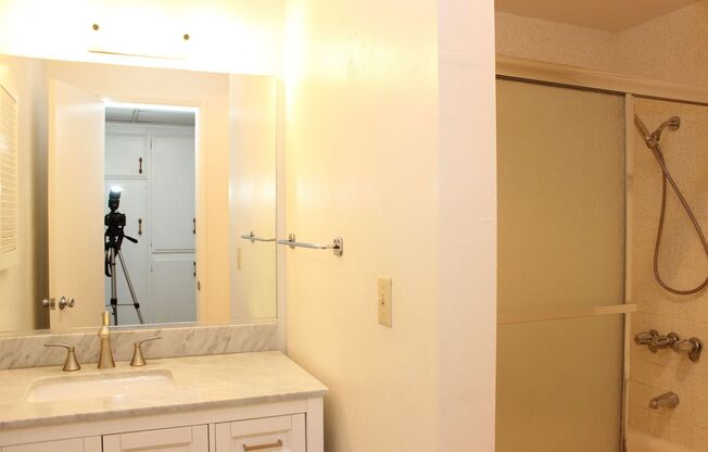 2 beds, 2 baths, $2,350, Unit UNIT 25