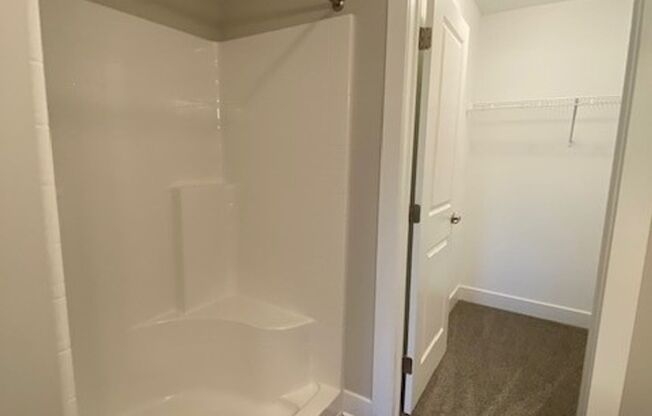 3 beds, 2 baths, 1,381 sqft, $2,371, Unit 2119-201