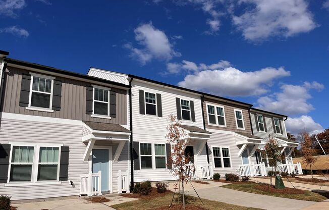 3BD/2.5BTH townhome located in the Villages at Mallard Creek