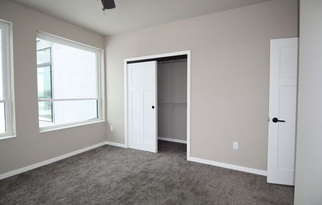 2 beds, 2 baths, 1,136 sqft, $2,370, Unit 5604-124