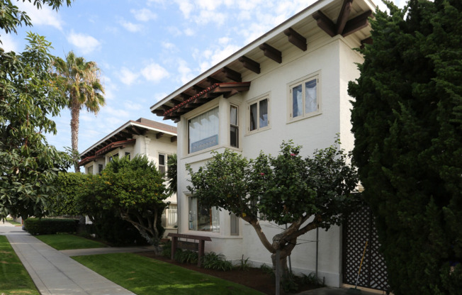 1 Bed 1 Bath Apartment Available at the Vanderbilt in Coronado!