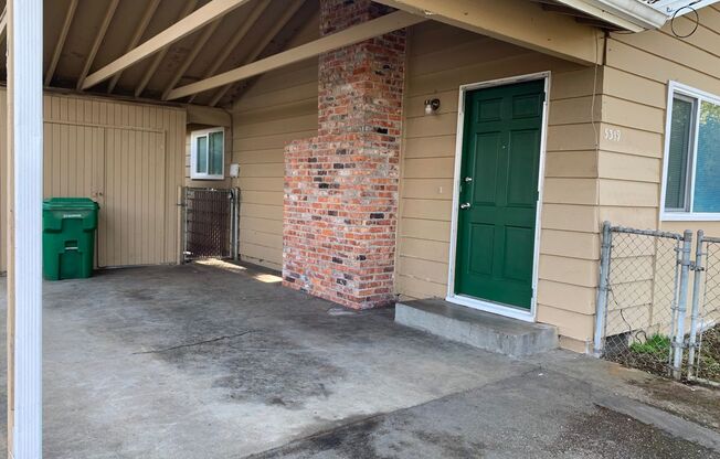 Cozy and quiet 3 bed 1 bath rambler in South Seattle