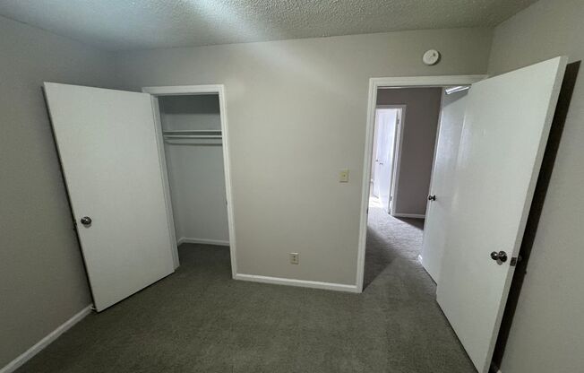 2 beds, 1 bath, $750, Unit 2257