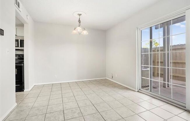 3 beds, 2 baths, $1,400, Unit Unit 2089