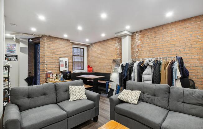 332 E 19 ST