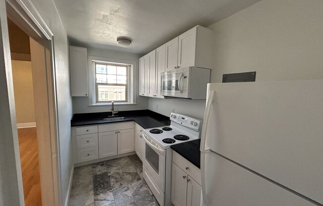 Studio, 1 bath, 347 sqft, $1,165, Unit 204