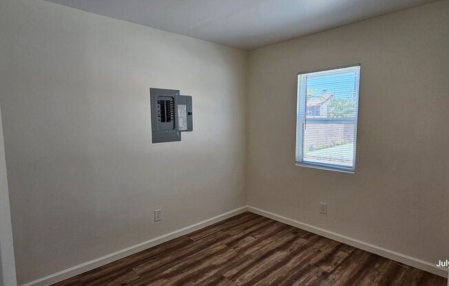 2 beds, 1 bath, $2,395, Unit C