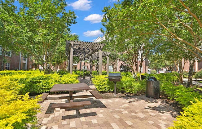 Outdoor Seating Area at Madison on the Meadow Apartments in Stafford, TX 77477