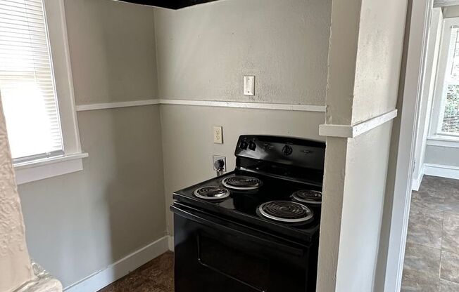 Highland - 1 bed 1 Bath - Freshly Painted