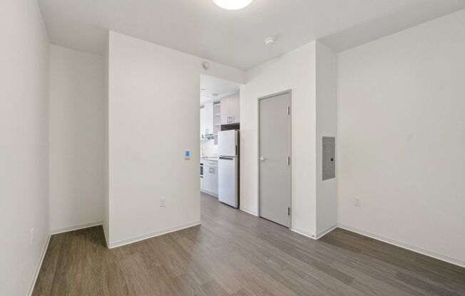 1 bed, 1 bath, 398 sqft, $1,800, Unit 219