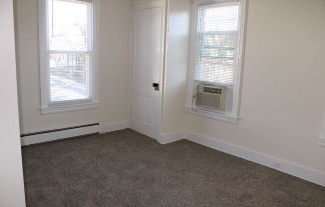 2 beds, 1 bath, $1,000