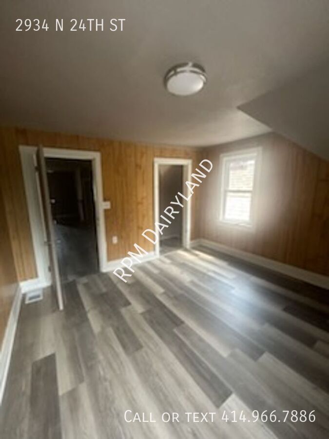 2934 N 24 ST