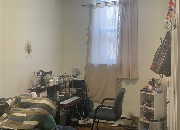 2 beds, 1 bath, 687 sqft, $3,500, Unit 1B