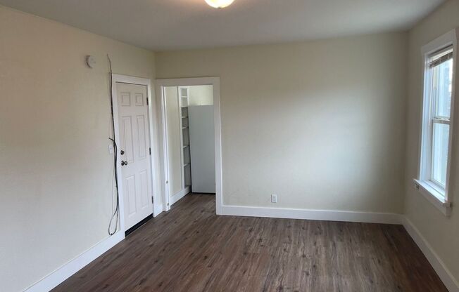 Studio, 1 bath, 336 sqft, $650, Unit 5070 Weyerhaeuser Rd - #15