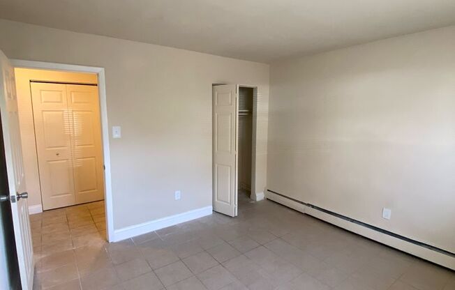 1 bed, 1 bath, 700 sqft, $1,250, Unit AB2