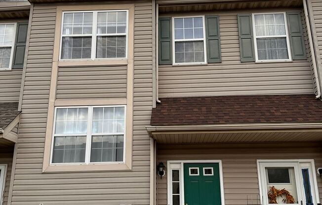 **Charming Townhouse in Middletown**