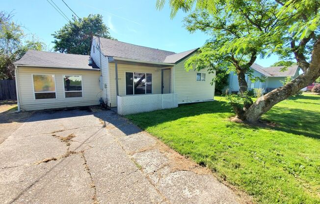 3 Bed 2 Bath Home w/ storage shed