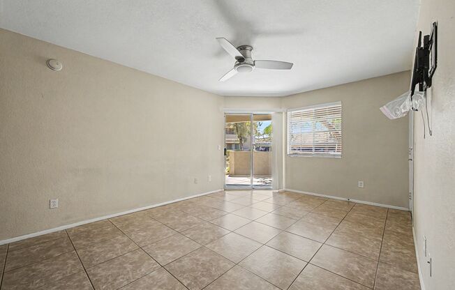 2 beds, 2 baths, $1,395, Unit # 1086