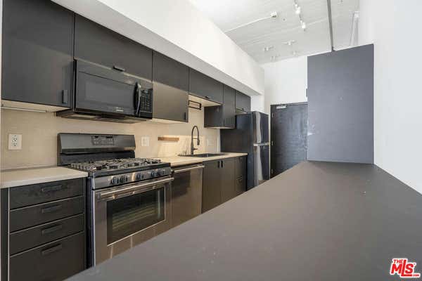 Studio, 1 bath, 720 sqft, $2,100, Unit 415