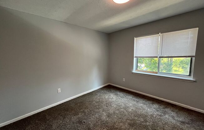 2 beds, 1 bath, 800 sqft, $899, Unit 404