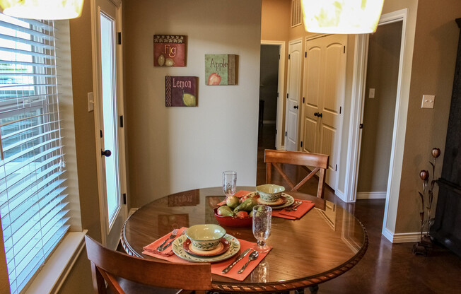 2 beds, 2 baths, 1,004 sqft, $995, Unit 235