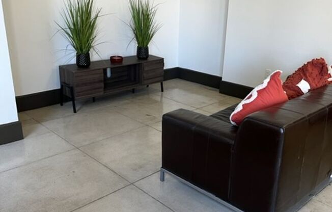 1 bed, 1 bath, 690 sqft, $1,916.67, Unit BEI-0614