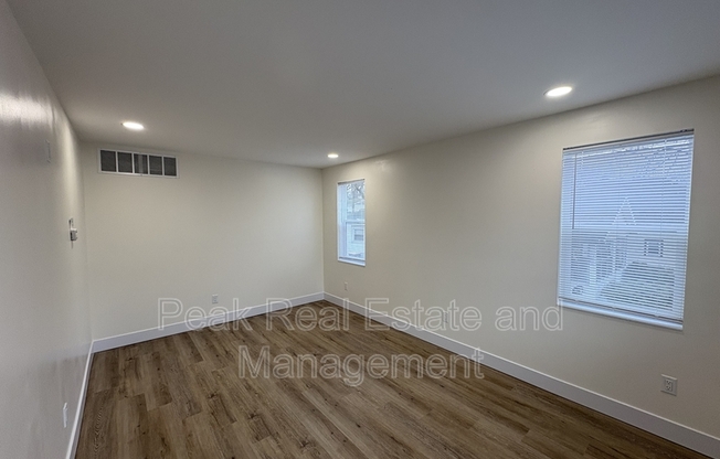 2020 TOWNER AVE