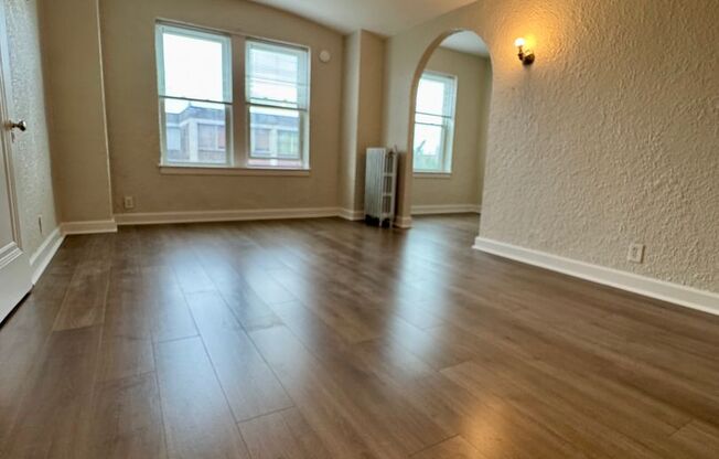 Studio, 1 bath, 375 sqft, $1,275, Unit 606