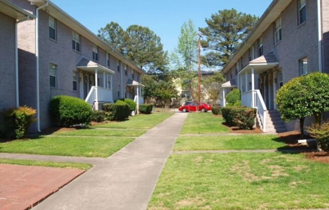 2 beds, 1 bath, 950 sqft, $1,350, Unit 30