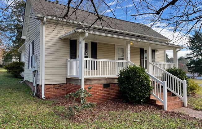 2 bed 1 bath home in Randleman!