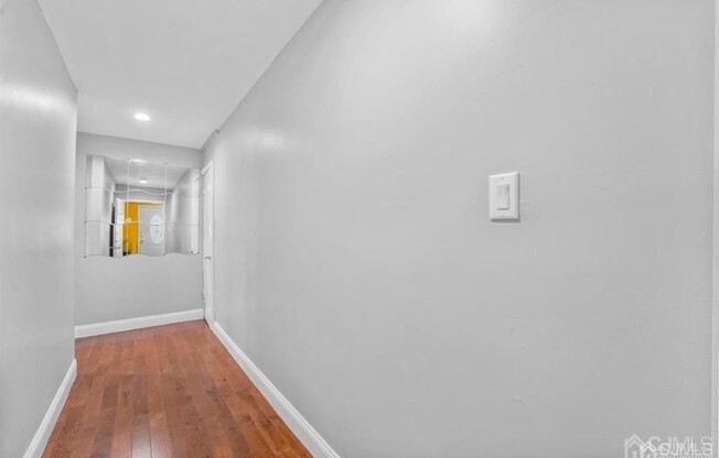 321 VAN AVE