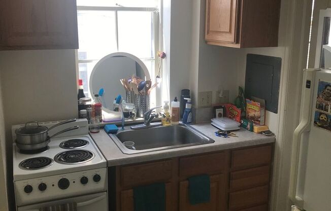 Studio, 1 bath, $1,000