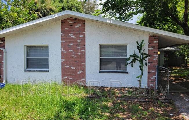 3135 PINE TREE AVE