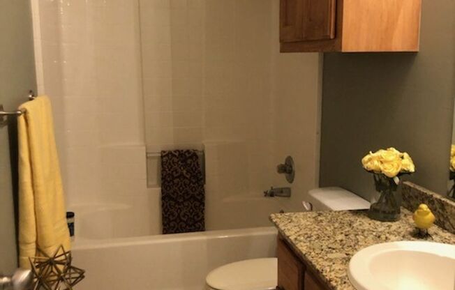 $200 off your move in by Oct 15th! Located in Edgewood Manor and in Mustang School District!, Nearby parks and shopping! 3 bed 2 bath duplex ready for move in!
