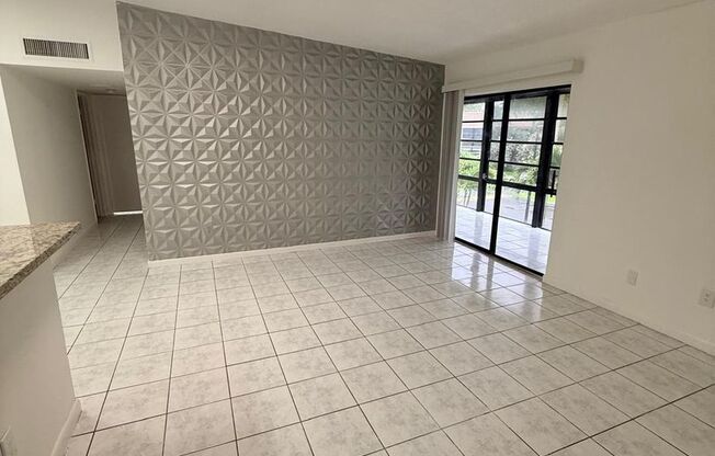 Beautiful Garden Apartment, Move in Condition