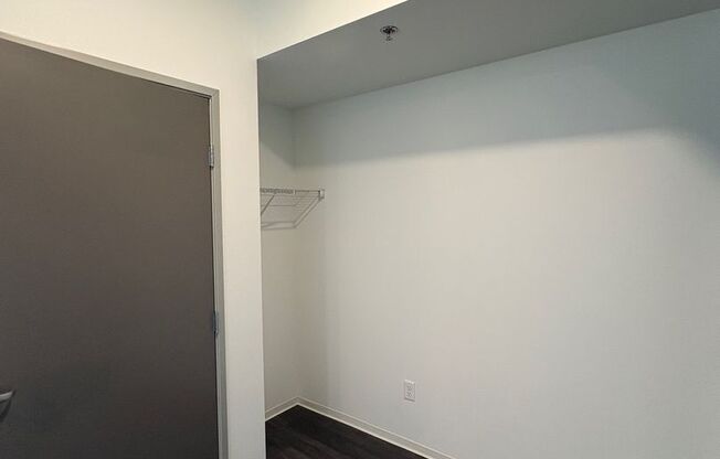Studio, 1 bath, 236 sqft, $999, Unit 321
