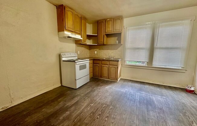 Studio in Highland Park Area