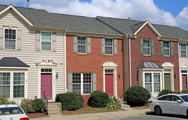 Freshly Painted Pantops Townhome